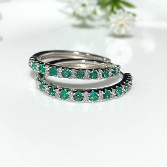 .925 Vintage Sterling Silver Emerald And White Topaz Hoop Earrings - Picture 4 of 5
